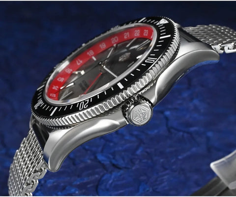 San Martin – 41MM GMT Diver